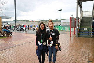 イースタートラベルスタッフをパチリ【イメージ】