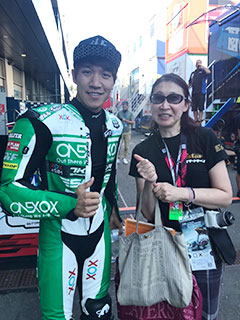長島哲太選手とパチリ【イメージ】